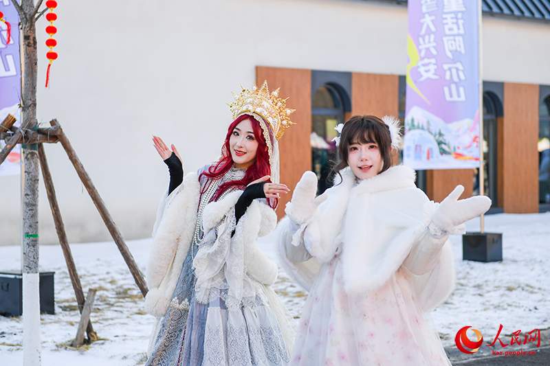 Ішкі Моңғұлдың Аршань қаласындағы қар-мұз фестивалін тамашалаңыз