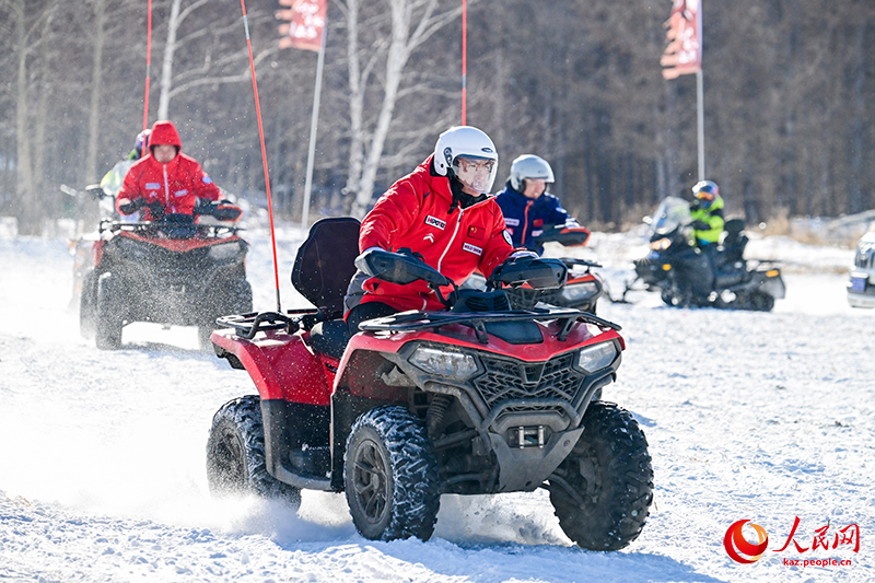 Ішкі Моңғұлдың Аршань қаласындағы қар-мұз фестивалін тамашалаңыз