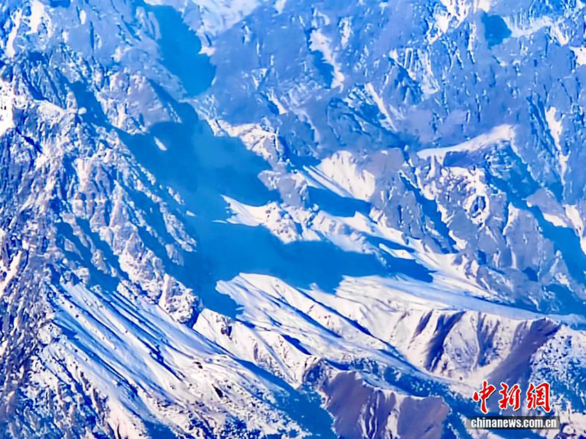 Қысқы Тяньшаньның айбынды да әсем көрінісі