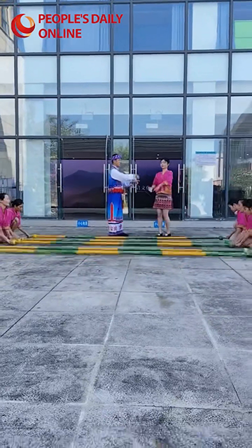 Хайнаньдағы Ли ұлтының бамбук биі