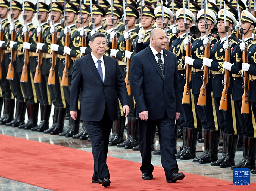 Си Цзиньпин Тонга патшасы Тупоу VI-мен кездесті