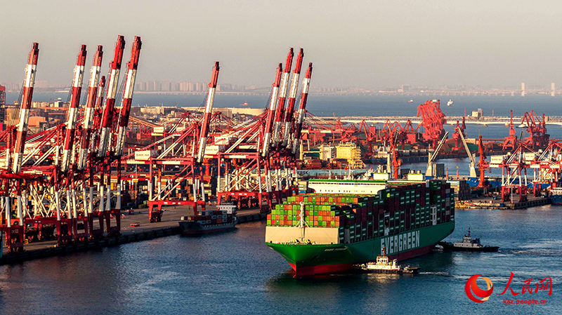 Шаньдундағы Циндао портының жылдық жүк тасымалдау көлемі тағы да 700 миллион тоннадан асты