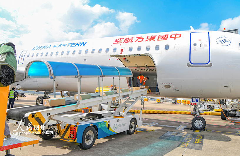 Хайнаньдағы кедендік операцияның бірінші күні