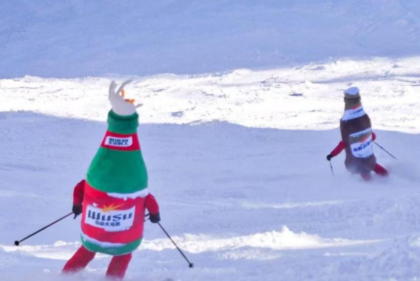 Шыңжаңға келіп, қардан ләззат алыңыз