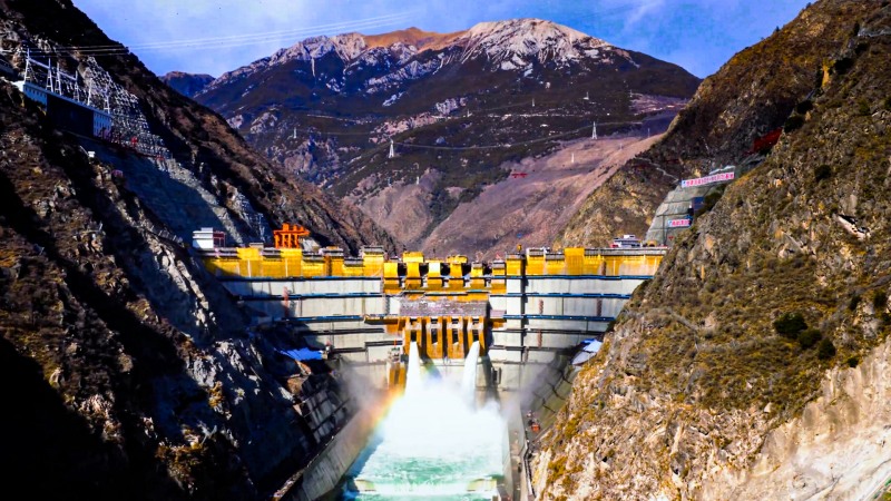 Қытайда салынып жатқан теңіз деңгейінен ең биік гиперболалық арка бөгеті электр станциясының қондырғылары электр энергиясын өндіре бастады