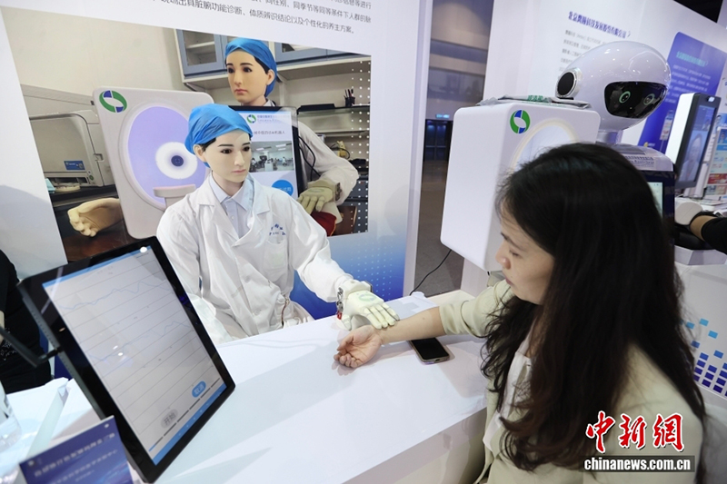 2025 гуманоидты роботтардың жылы болды: ойын қойды, спортқа қатысты, пікірталасқа түсті