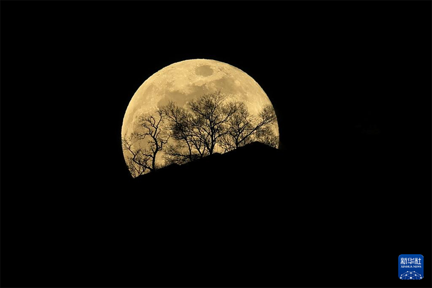 2026 жылғы бірінші супер Ай көк жүзінде пайда болды