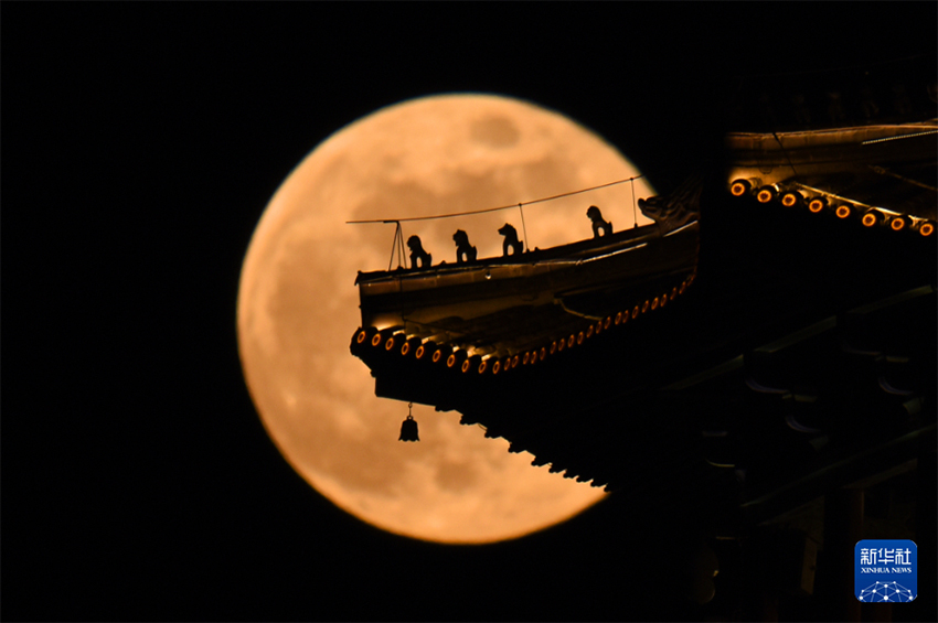 2026 жылғы бірінші супер Ай көк жүзінде пайда болды