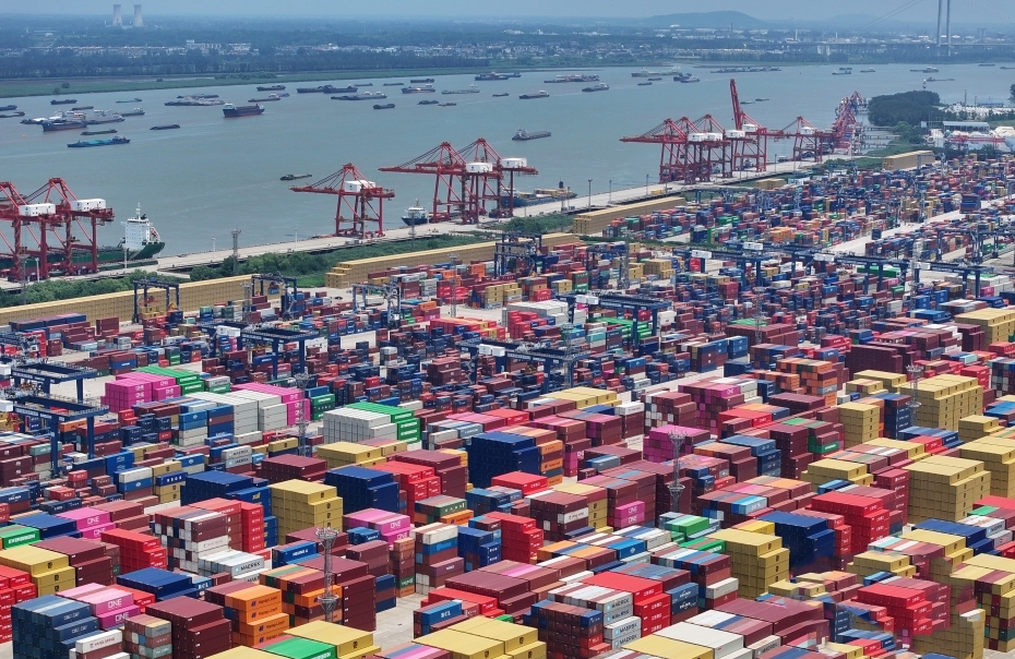 Қытайдың Янцзы өзені магистральдық портындағы жүк айналымы әлемдегі ішкі өзендер бойынша бірінші орында тұр
