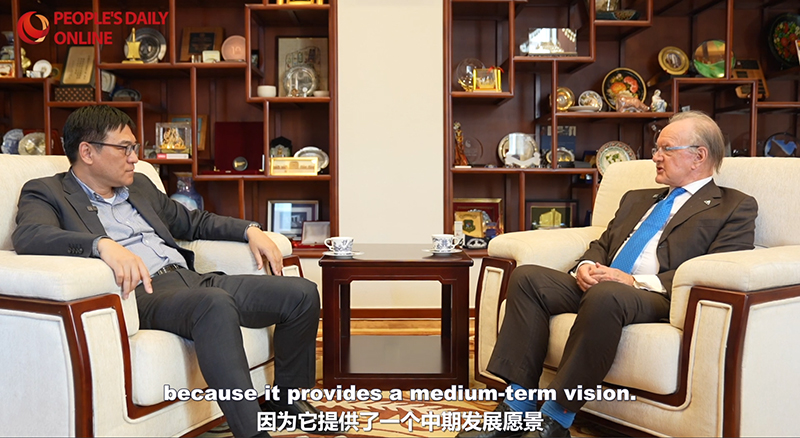 Қытайды түсіну |Гун Цзюн мен Джон Квелчтің диалогы：«15-інші Бесжылдықтың» даму күн тәртібі мен мақсаты қандай?