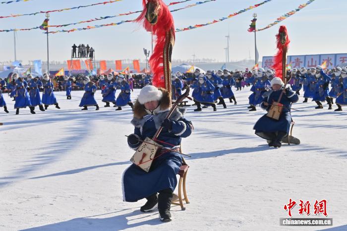 24-інші кезекті Цзилинь Сунюань Чагань көлінің қар-мұз балық ұстап, аң аулау мәдениеті туризм фестивалі ашылды