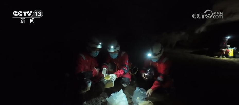 Қытайда алғаш рет ғарышкерлердің үңгірде жаттығуы сәтті аяқталды