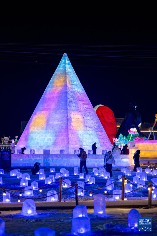 Хух-Хото: Қар-мұз сахнасы мәдениет пен туризмді біріктірді