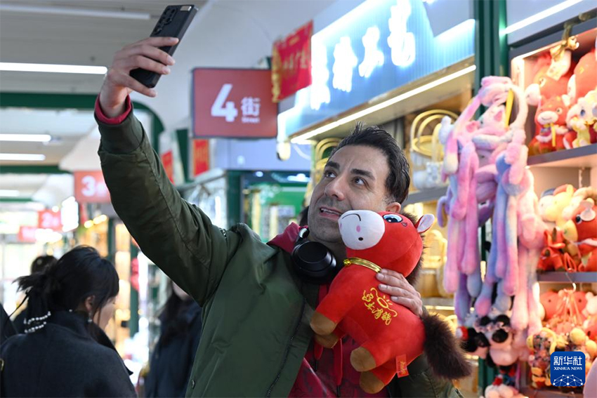 2025 жылы Чжэцзянның Иу қаласының сыртқы саудасы 800 миллиард юаньнан асты