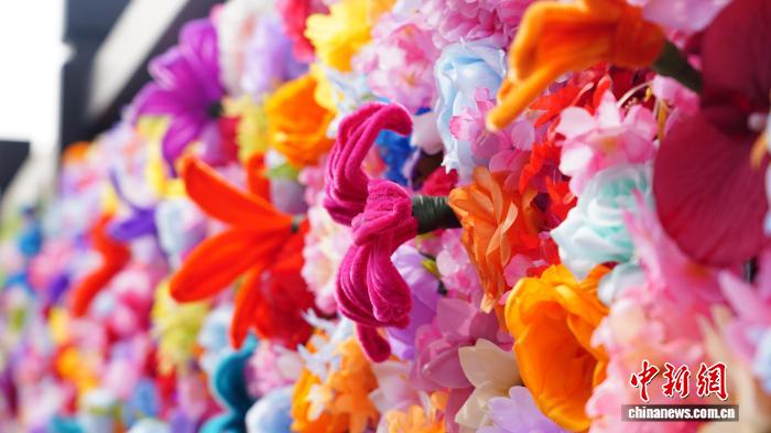 Чжэцзянның Ханчжоу қаласында «Әжелердің гүл көшесі» ашылды