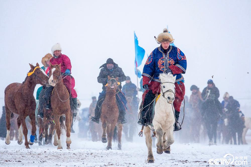 Шилин-Гол, Ішкі Моңғұл: Қыстың көркін қыздырған ат ойындары