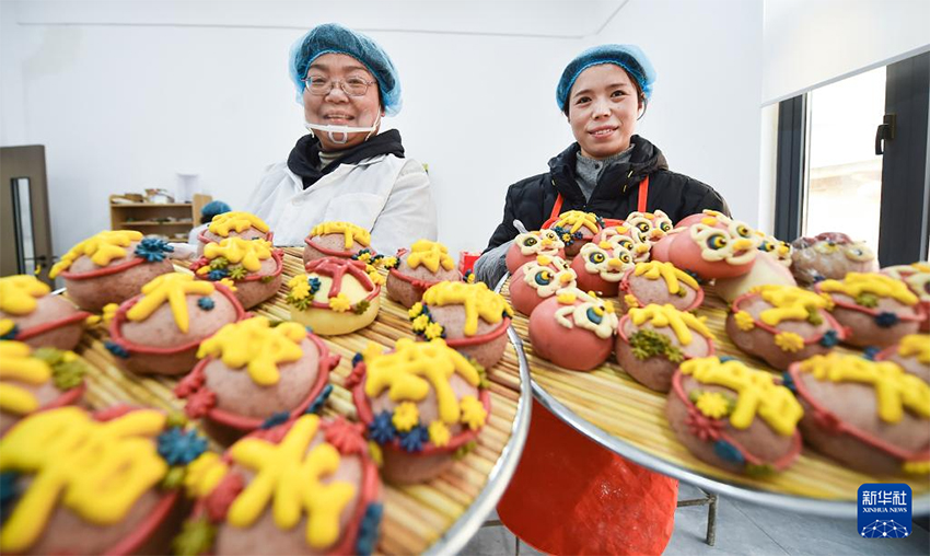 Жаңа жылға дайындық: көшелерде Көктем мерекесінің лебі айқын сезіле бастады