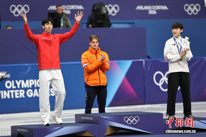 Қытайлық ойыншы Сунь Лун ерлер арасында 1000 метрге конькимен жүгіруден күміс медаль жеңіп алды