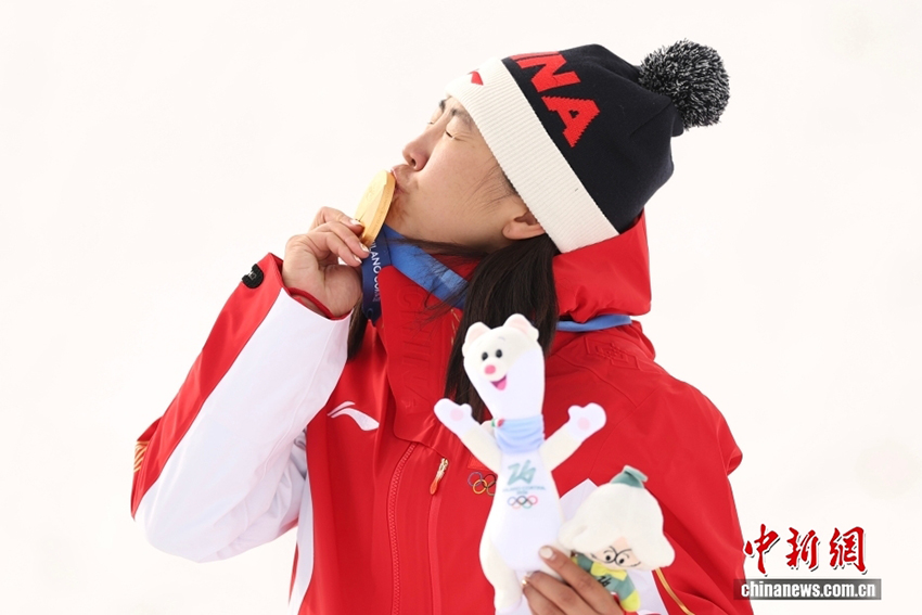 Қытайлық спортшы Сюй Мэнтао фристайлдан әйелдер арасындағы әуе шеберлігі бойынша алтын медаль жеңіп алды