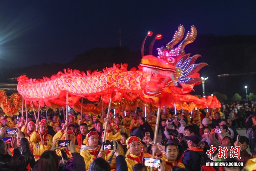 Әр өңір тұрғындары Юаньсяо (Шамдар) мейрамын қарсы алуда