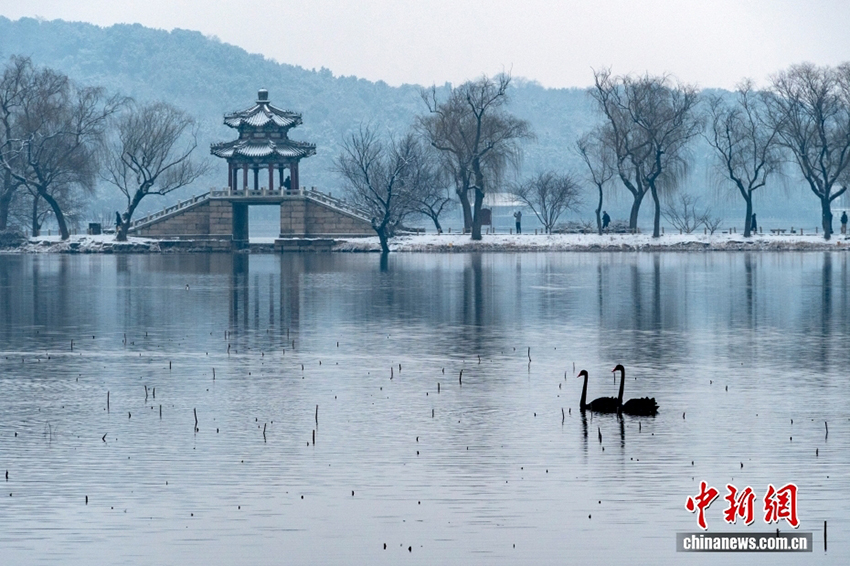 Бейжіңде қар жауып, Ихэюань бақшасында туристер көбейді