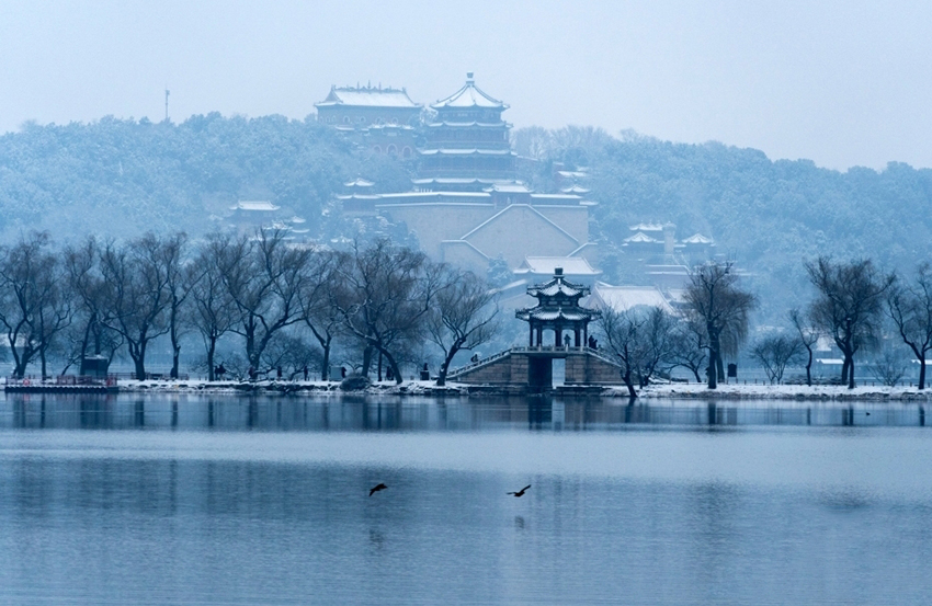 Бейжіңде қар жауып, Ихэюань бақшасында туристер көбейді