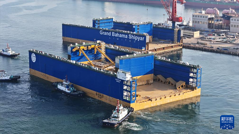 Шаньдун өлкесінің Циндао қаласында 120 000 тонна көтеру сыйымдылығы бар жүзбелі айлақ іске қосылды