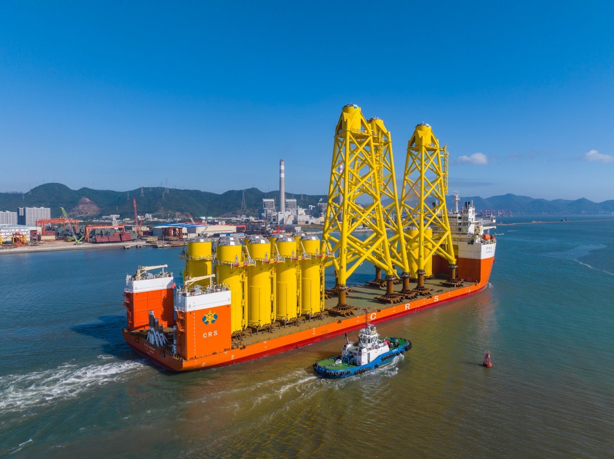 Қытай Еуропаға ең үлкен бір блокты теңіз жел турбинасының қаптамасын жеткізді