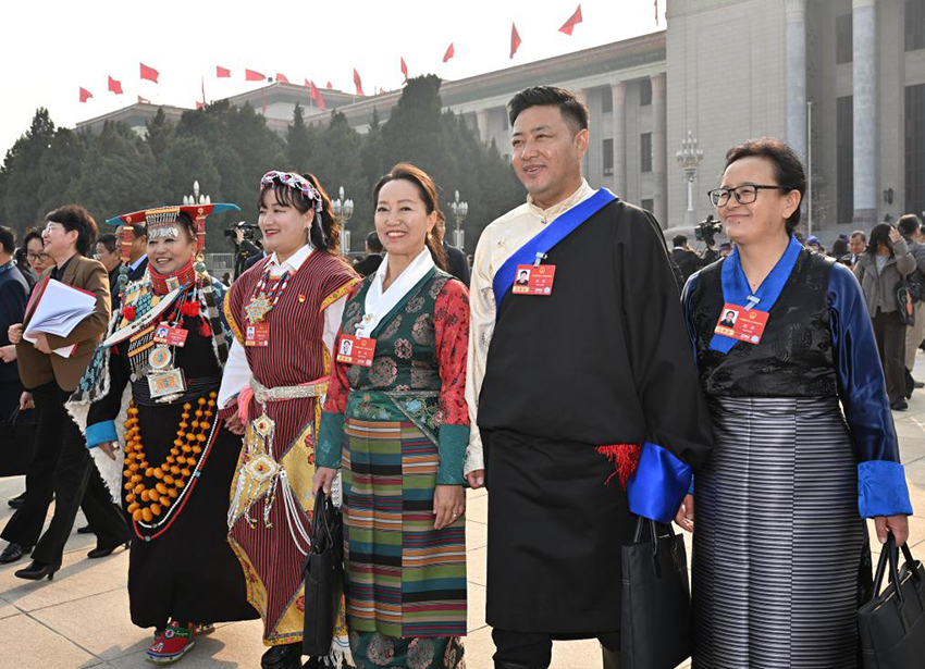 Мемлекеттік XIV Халық құрылтайының төртінші сессиясының жабылу жиналысы өтті
