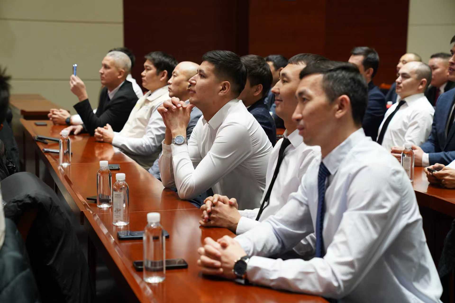 Астана жеңіл рельсті көлік мамандарының үшінші тобы Тяньцзиньде оқуын аяқтады