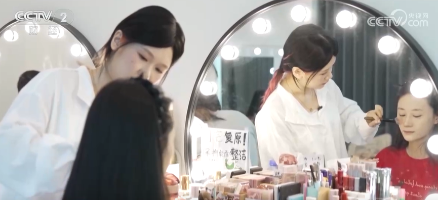 2025 жылы Қытайдың косметика нарығының көлемі бір триллион юаньнан асты