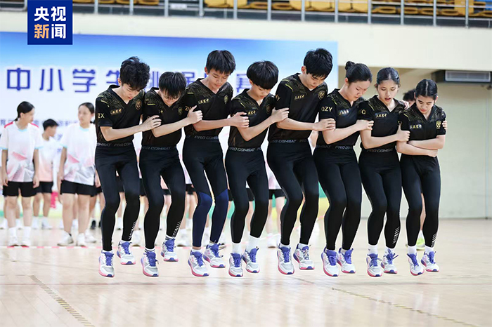 1 минутта 258 рет арқанмен секірді