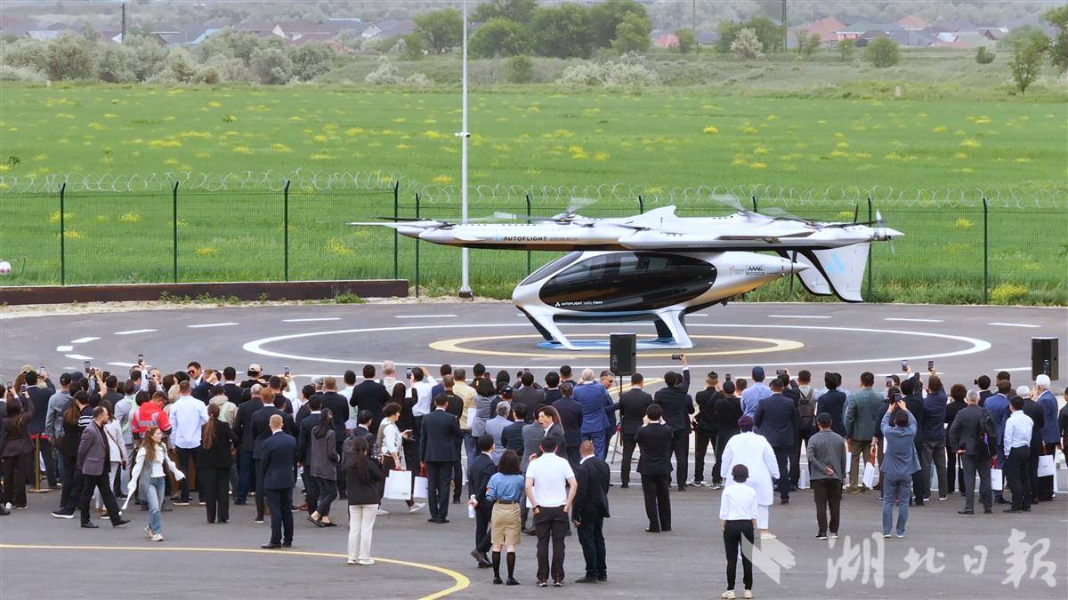 «Қытайда жасалған» 2 тонналық eVTOL Орталық Азиядағы алғашқы ұшуын аяқтады