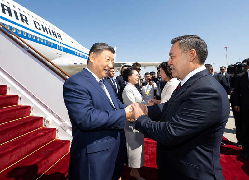 Си Цзиньпин 2026 жылғы ШЫҰ саммитіне қатысу және Қырғызстанға мемлекеттік сапар жасау үшін Бішкекке барды