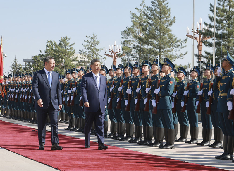 Си Цзиньпин Қырғызстан президенті Садыр Жапаровпен келіссөздер жүргізді